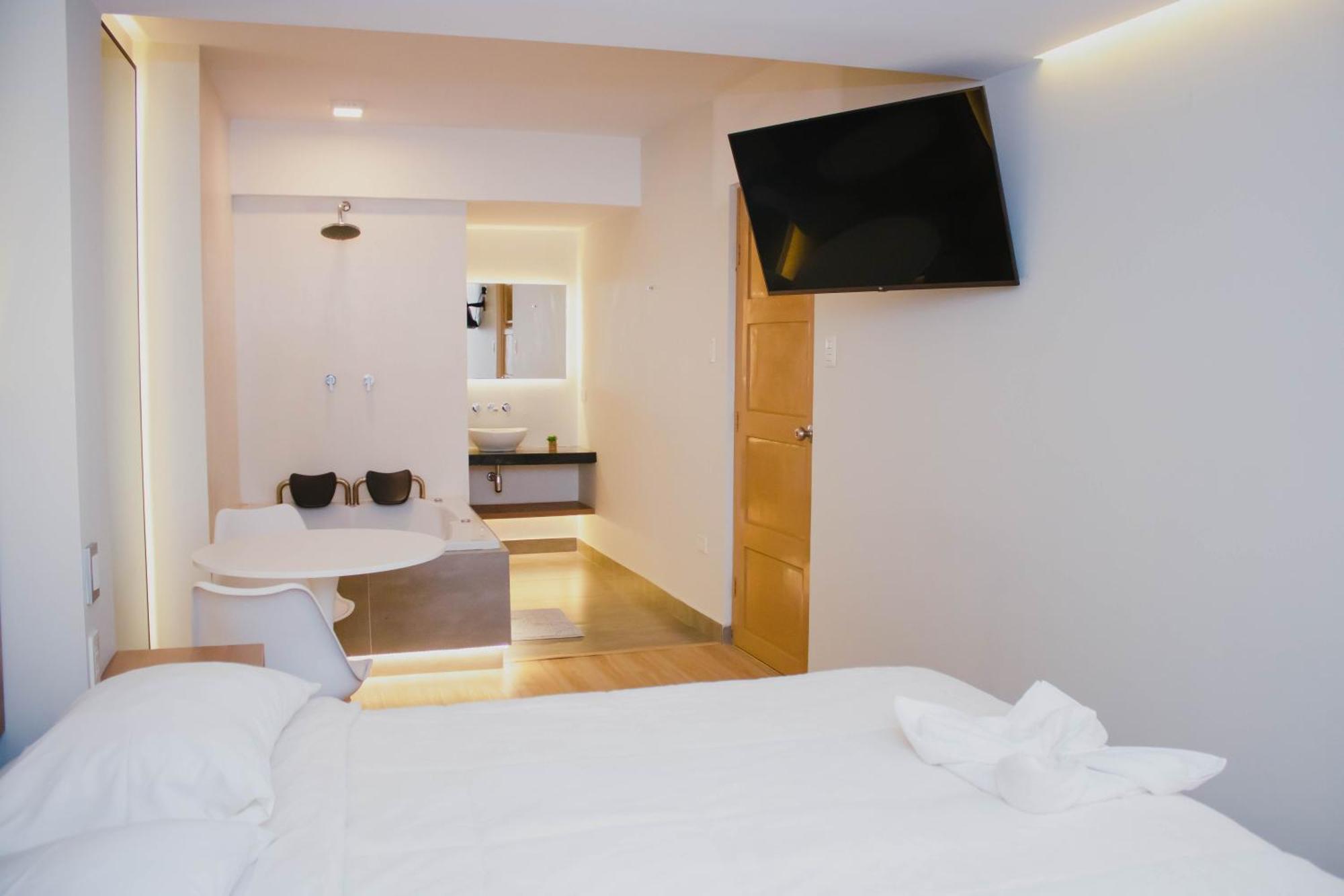 Zentra Hotel 치클라요 외부 사진
