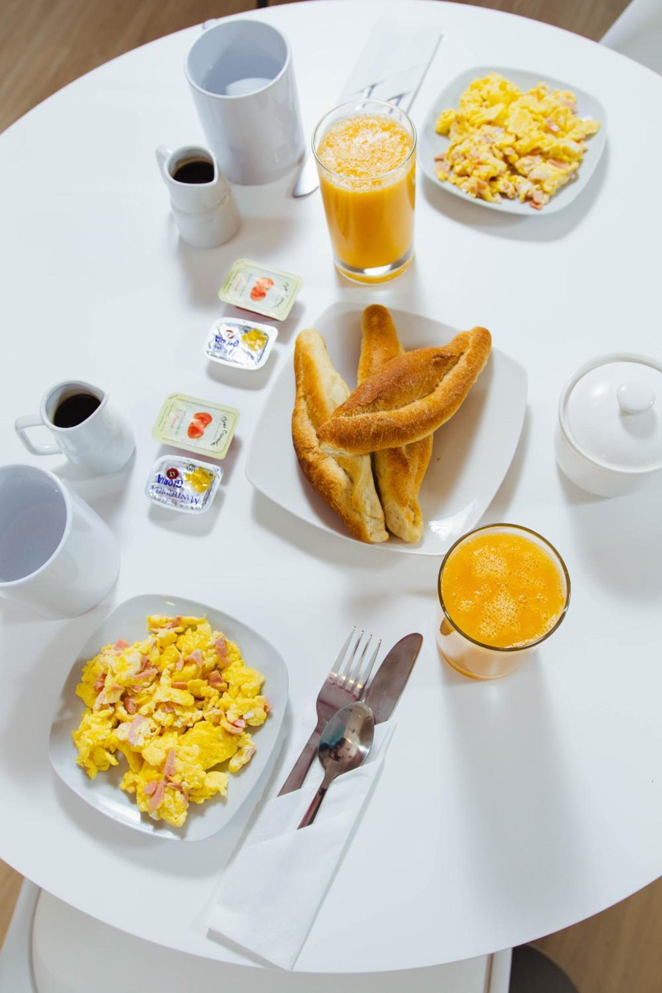 Zentra Hotel 치클라요 외부 사진